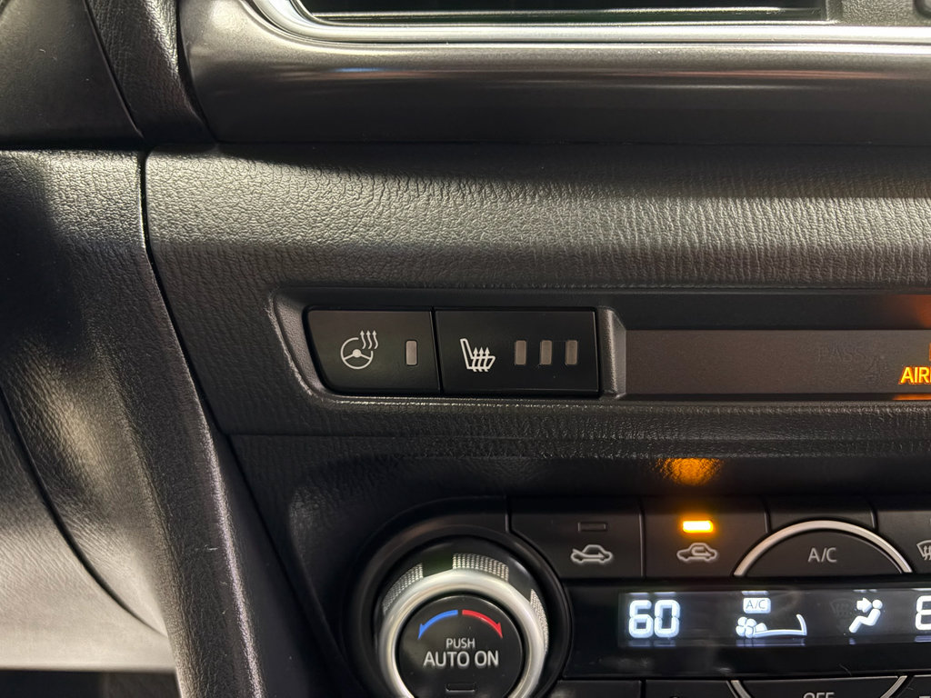 Used 2018 MAZDA MAZDA3 Grand Touring w/ Premium Equipment Package image 21