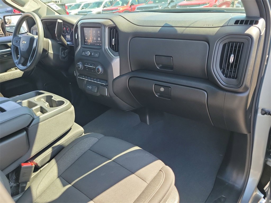 Used 2025 Chevrolet Silverado 1500 Custom image 33