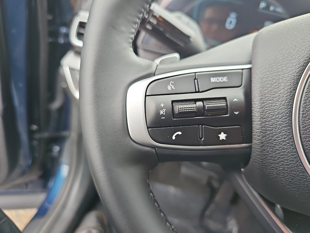 New 2025 Kia Sportage EX image 12