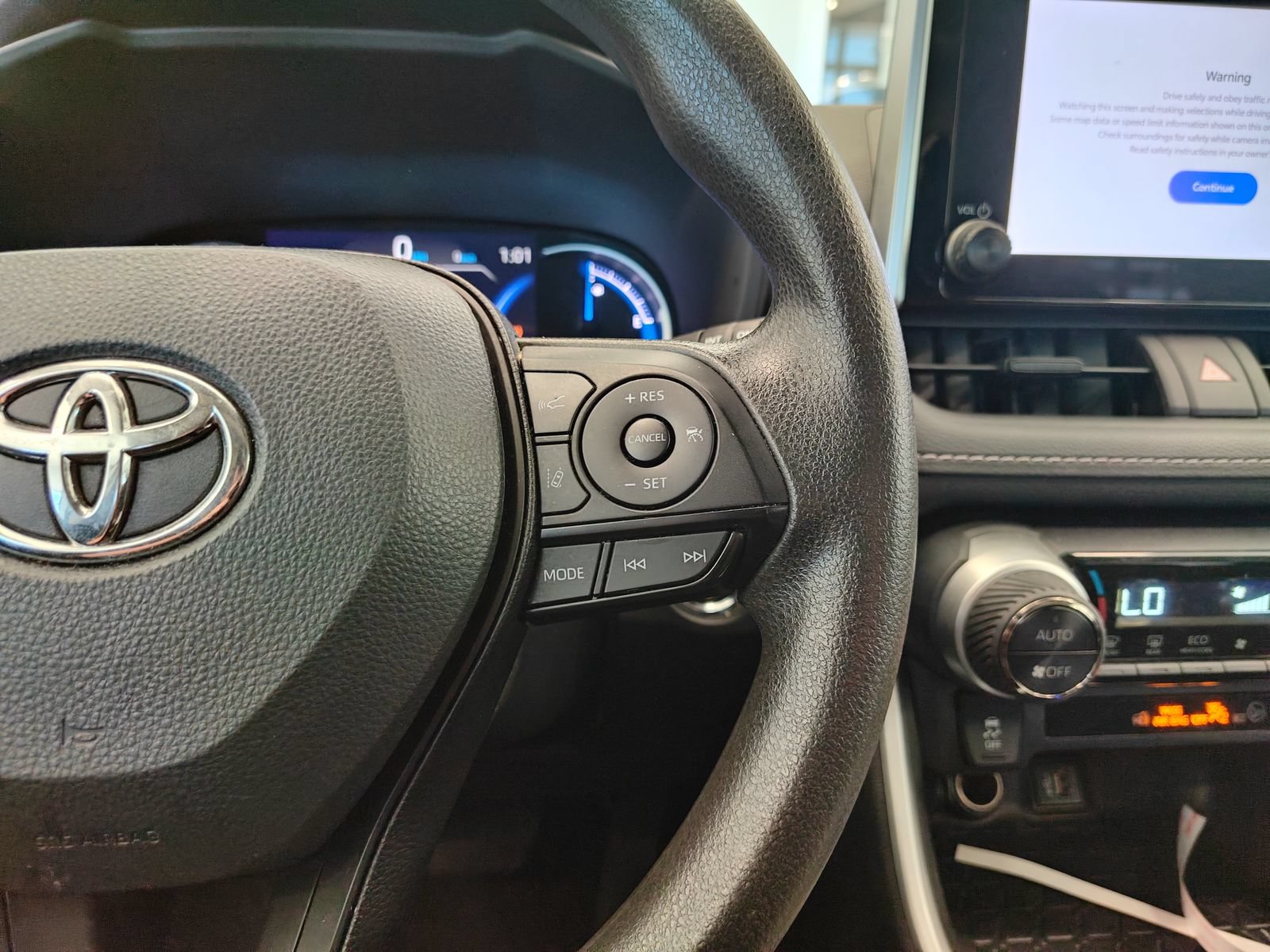 Used 2024 Toyota RAV4 XLE AWD/4WD image 12