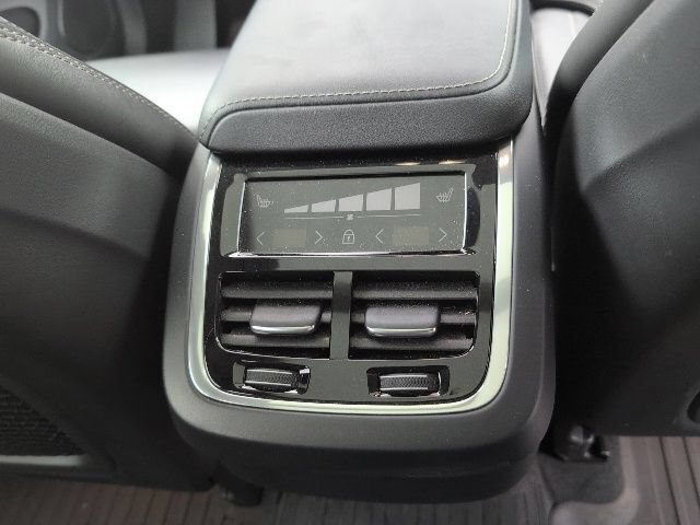 Used 2023 Volvo XC60 B6 Ultimate w/ Protection Package Premier AWD/4WD image 15
