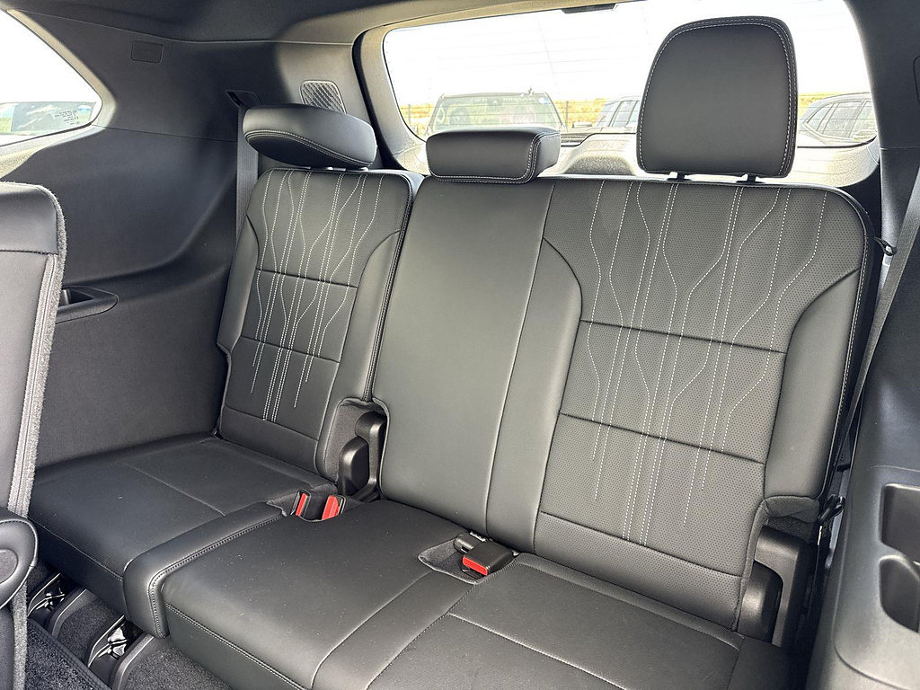 New 2026 Buick Enclave Avenir w/ Super Cruise Package FWD image 26