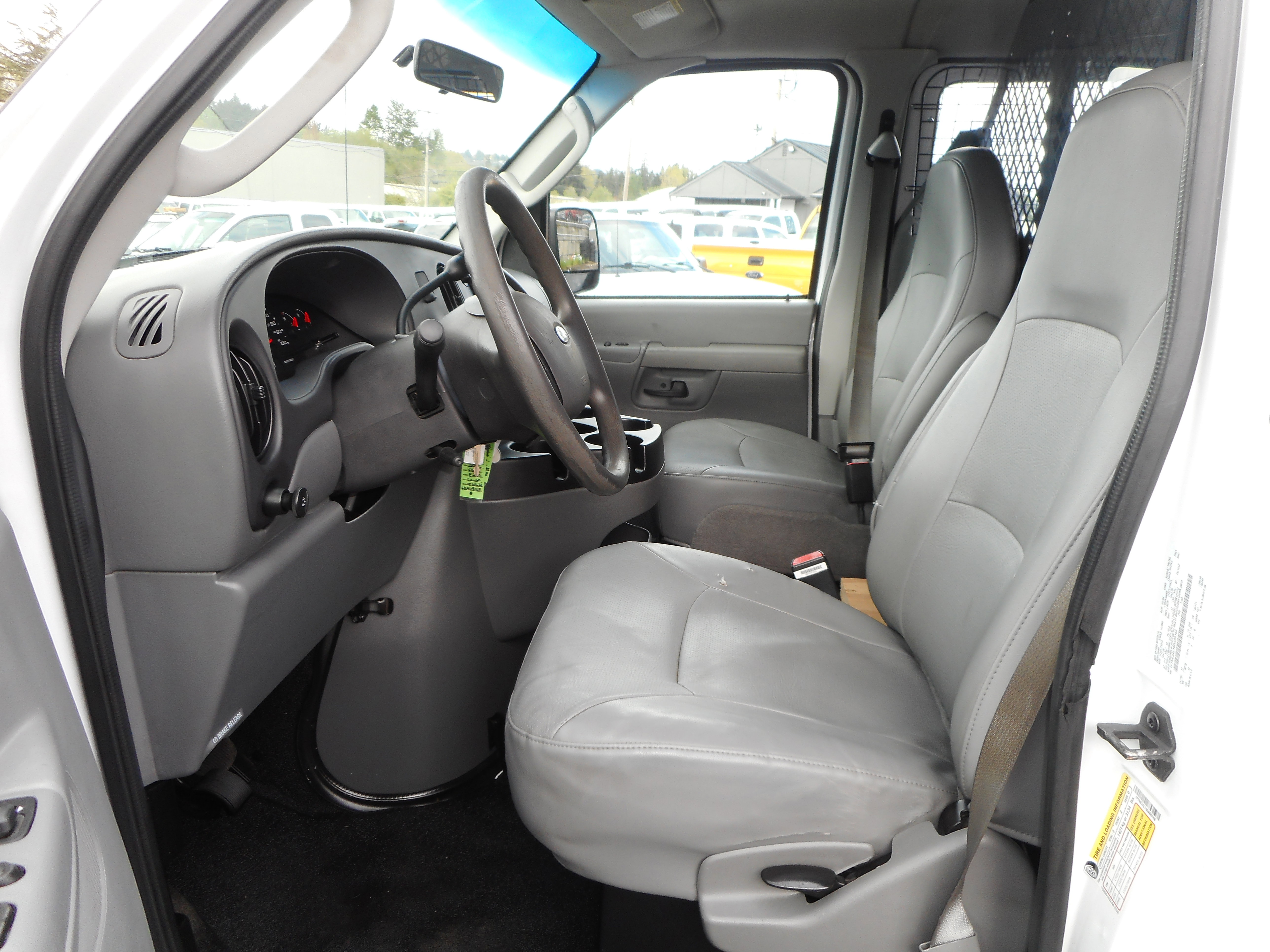 Used 2006 Ford E-250 and Econoline 250 RWD image 13
