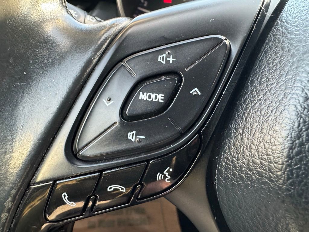 Used 2018 Toyota C-HR XLE image 22