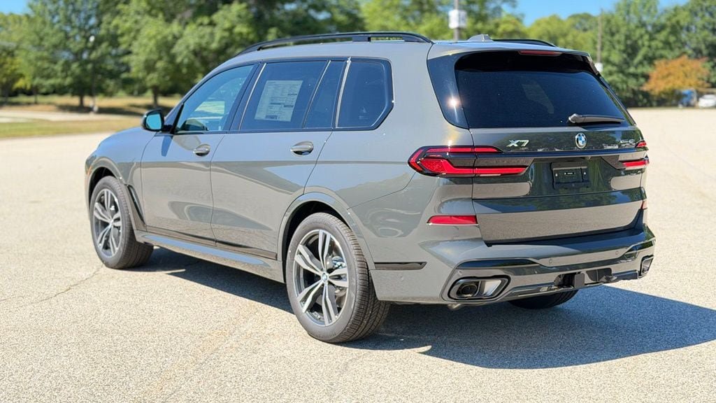 New 2027 BMW X7 xDrive40i w/ M Sport Package AWD/4WD image 4