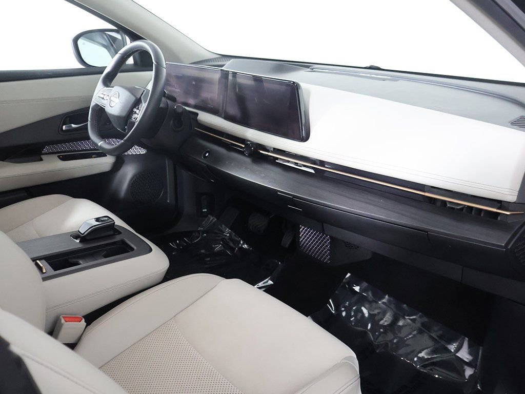 Used 2024 Nissan Ariya FWD image 31