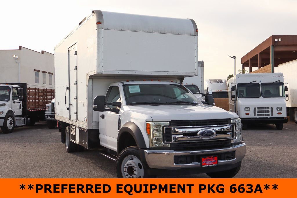 Used 2017 Ford F550 2WD Regular Cab Super Duty image 2