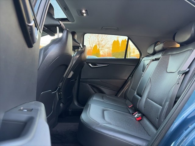 Used 2023 Kia Niro SX image 13