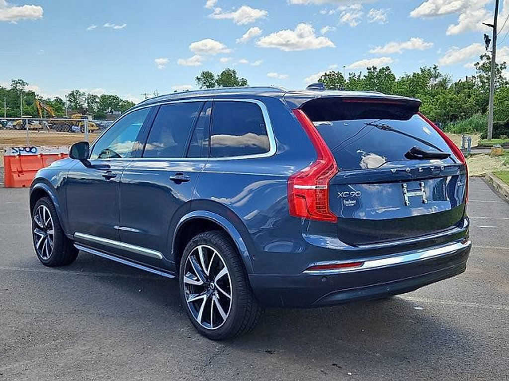 Used 2024 Volvo XC90 B6 Plus w/ Protection Package Premier AWD/4WD image 4