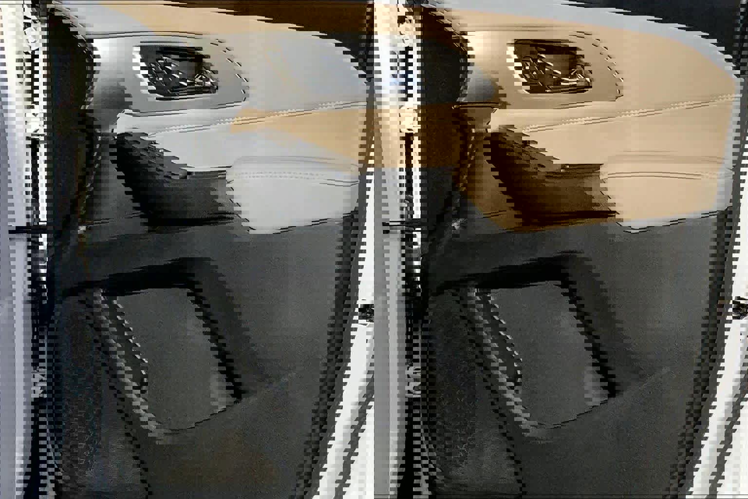 Used 2023 Chevrolet Traverse LS image 22