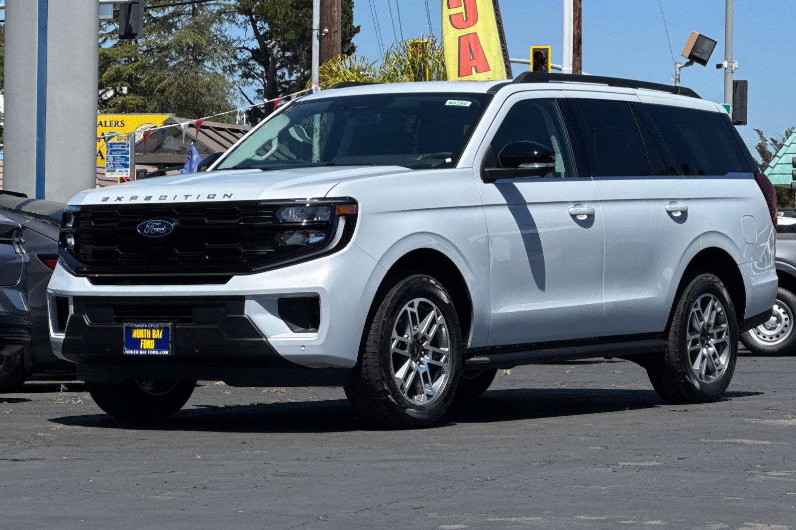 New 2026 Ford Expedition Active AWD/4WD image 8