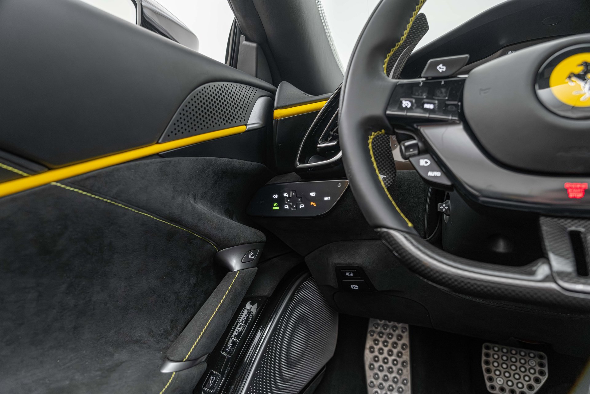 Certified 2025 Ferrari Roma Spider image 43