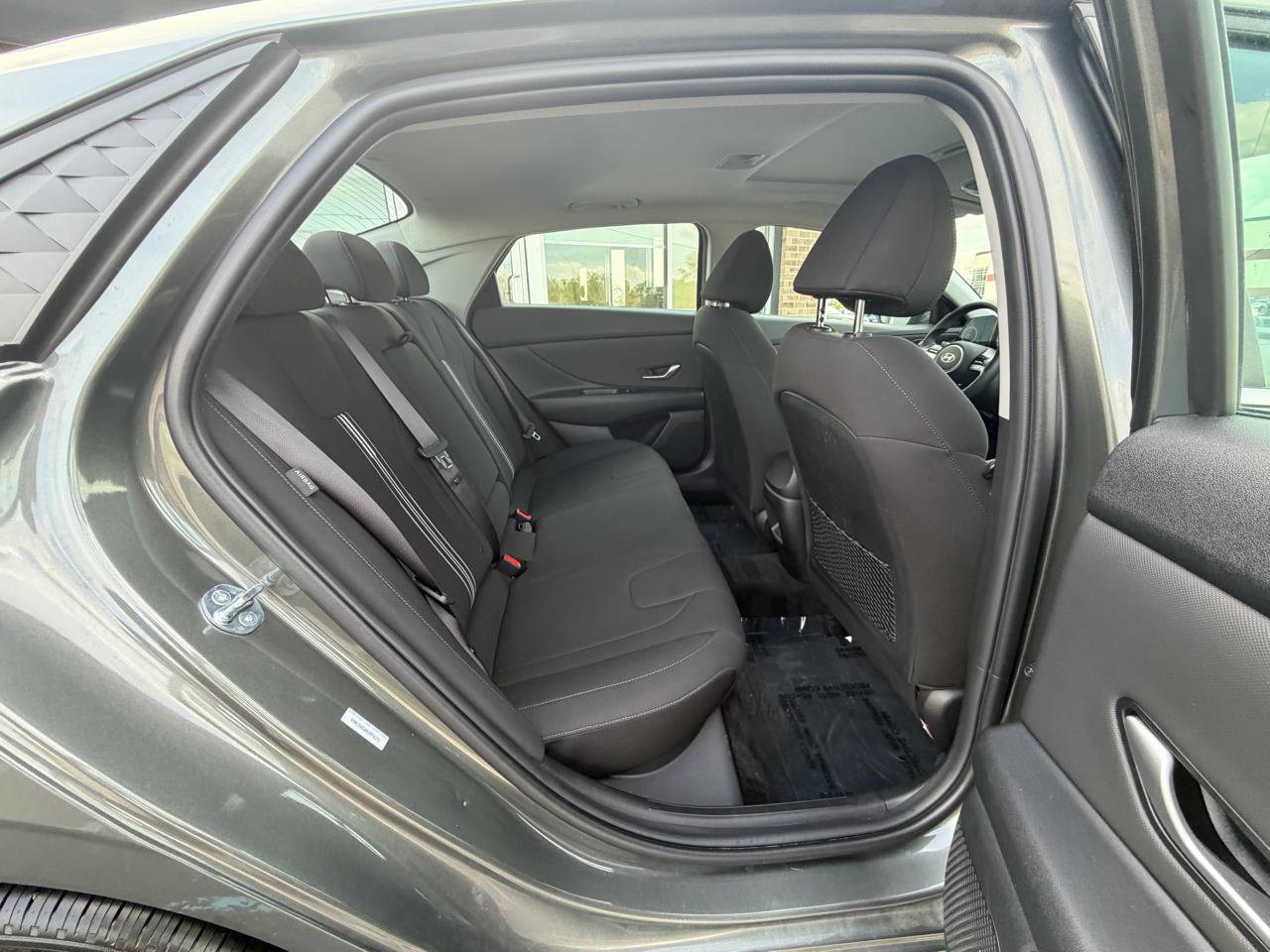 Used 2025 Hyundai Elantra SEL image 24