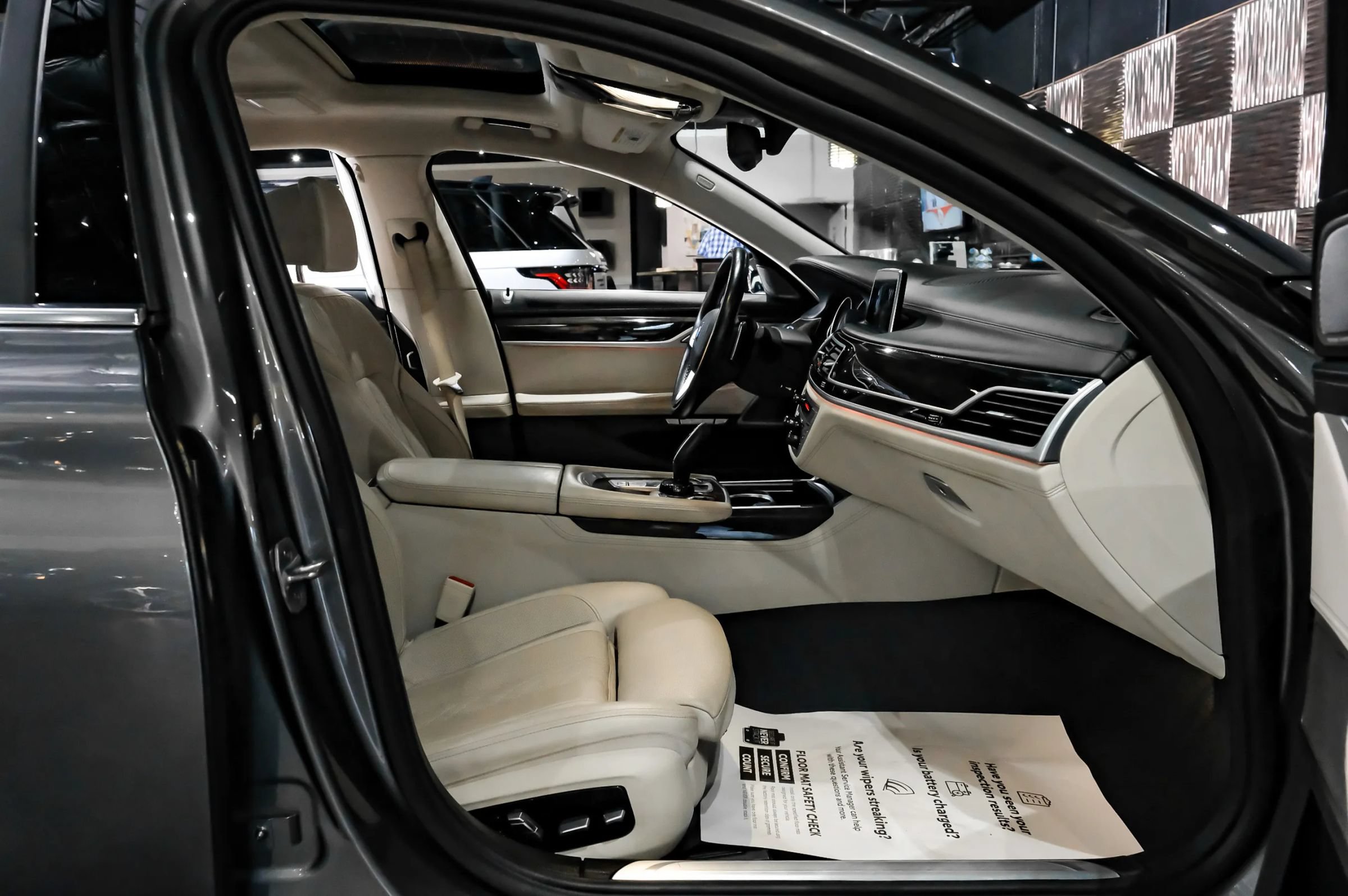 Used 2018 BMW 750i xDrive AWD/4WD image 39