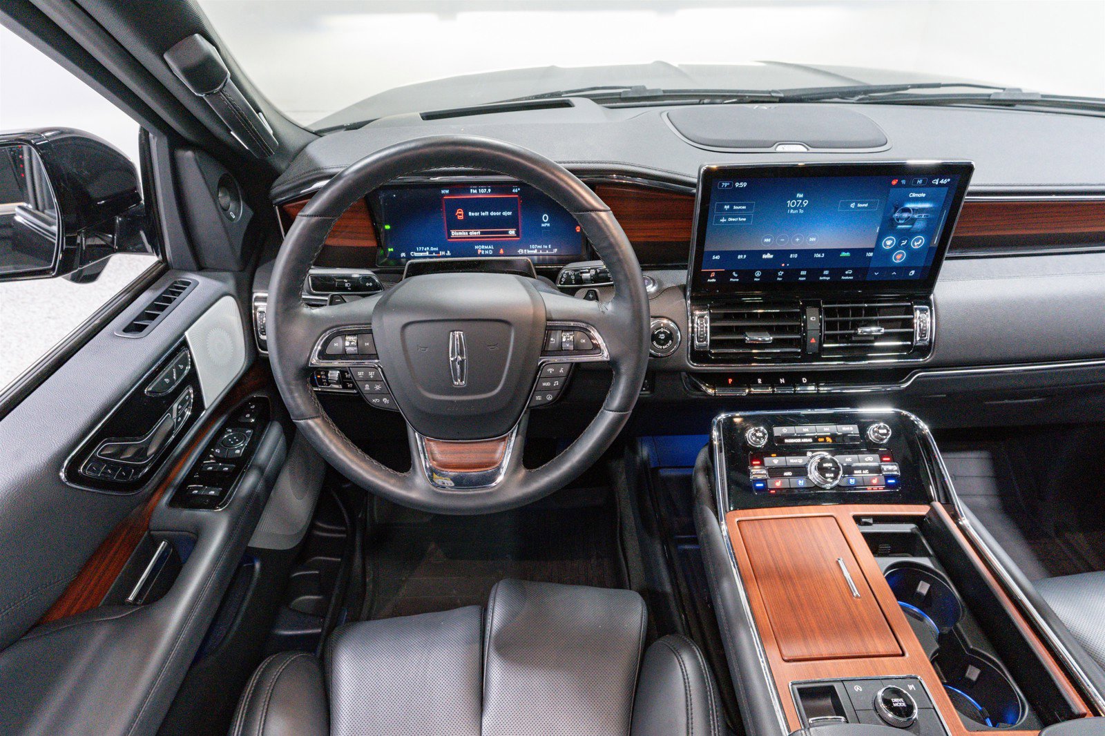 Used 2024 Lincoln Navigator Reserve w/ Equipment Group 201A image 11