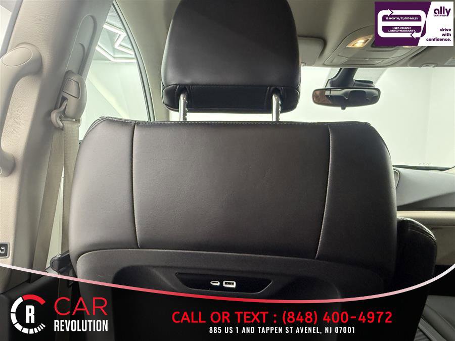 Used 2024 Chrysler Pacifica Touring-L FWD image 42