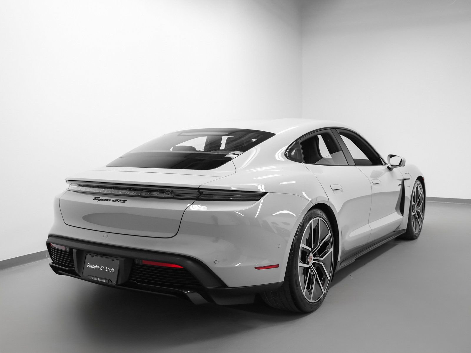 New 2026 Porsche Taycan GTS image 12