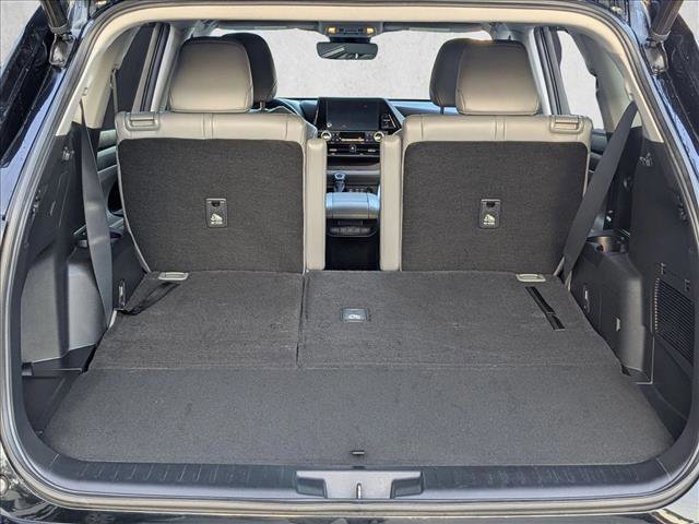 Used 2023 Toyota Highlander XLE image 6