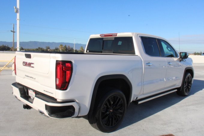 Used 2022 GMC Sierra 1500 Denali w/ Denali Premium Package image 3