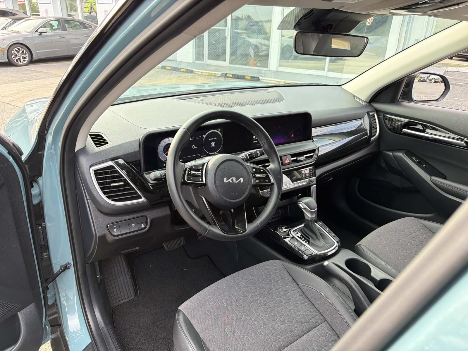 Used 2024 Kia Seltos S AWD/4WD image 22