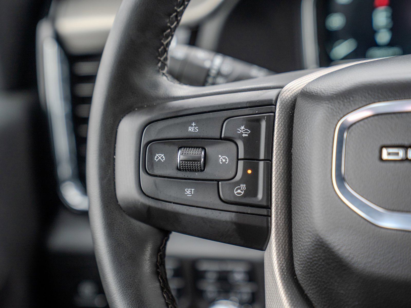 Used 2024 GMC Sierra 2500 Denali w/ Denali Reserve Package image 30