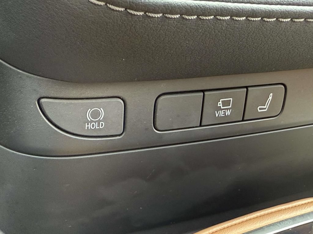 Used 2023 Lexus LS 500 AWD w/ Luxury Package image 24