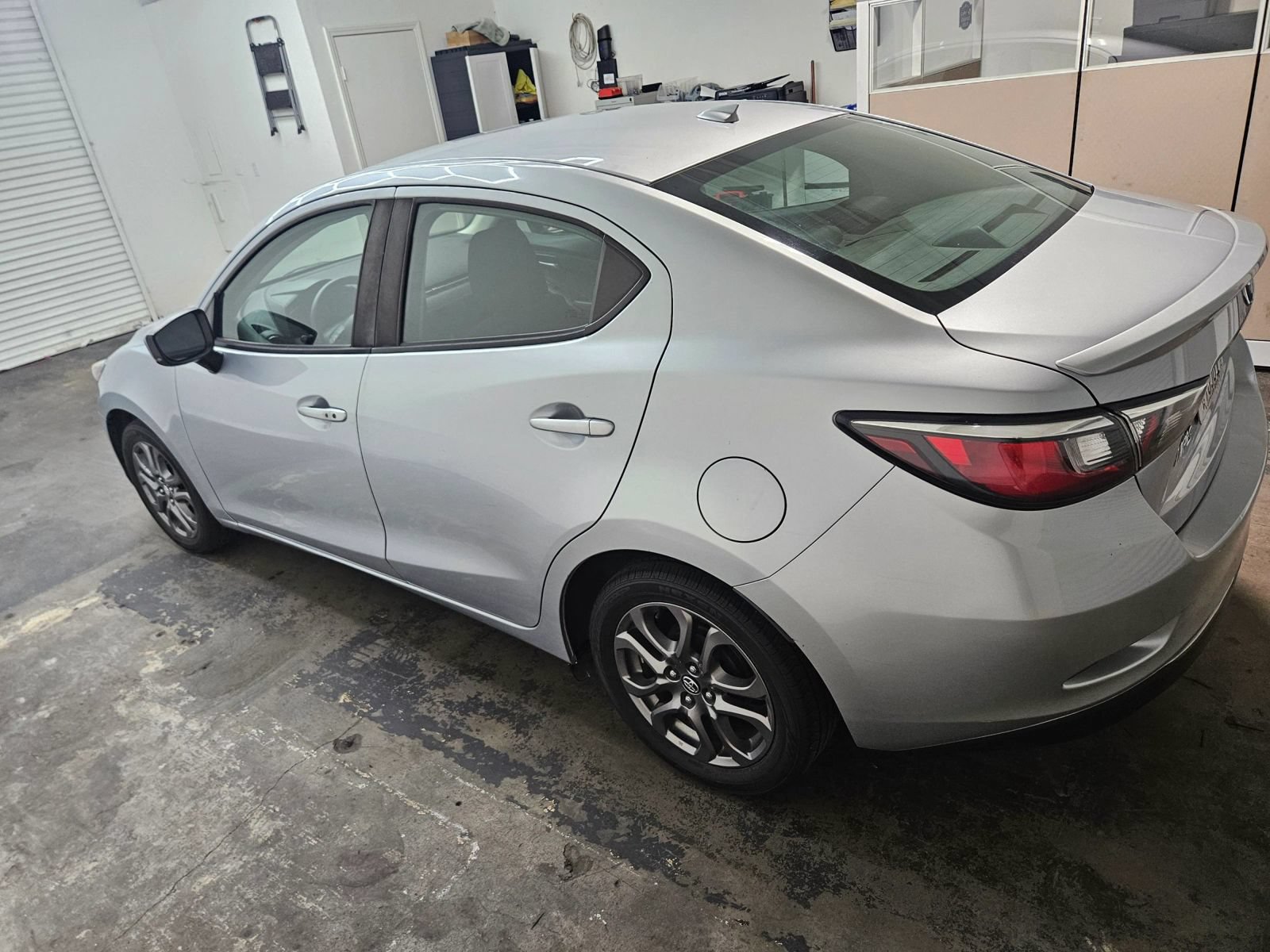 Used 2019 Toyota Yaris LE FWD image 8