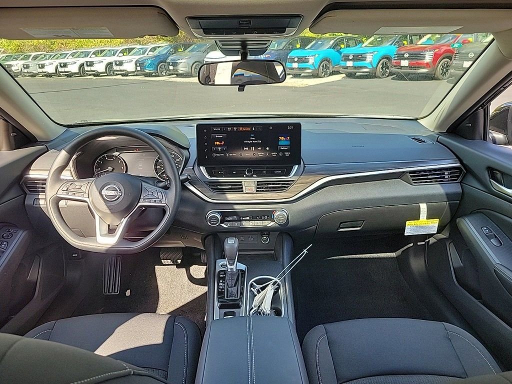 Used 2025 Nissan Altima 2.5 SV w/ SV Special Edition Package AWD/4WD image 11