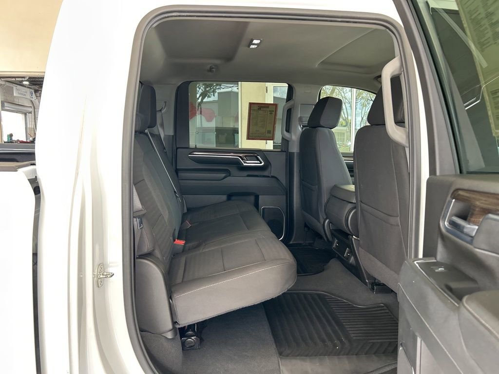 Used 2024 Chevrolet Silverado 2500 LT image 30