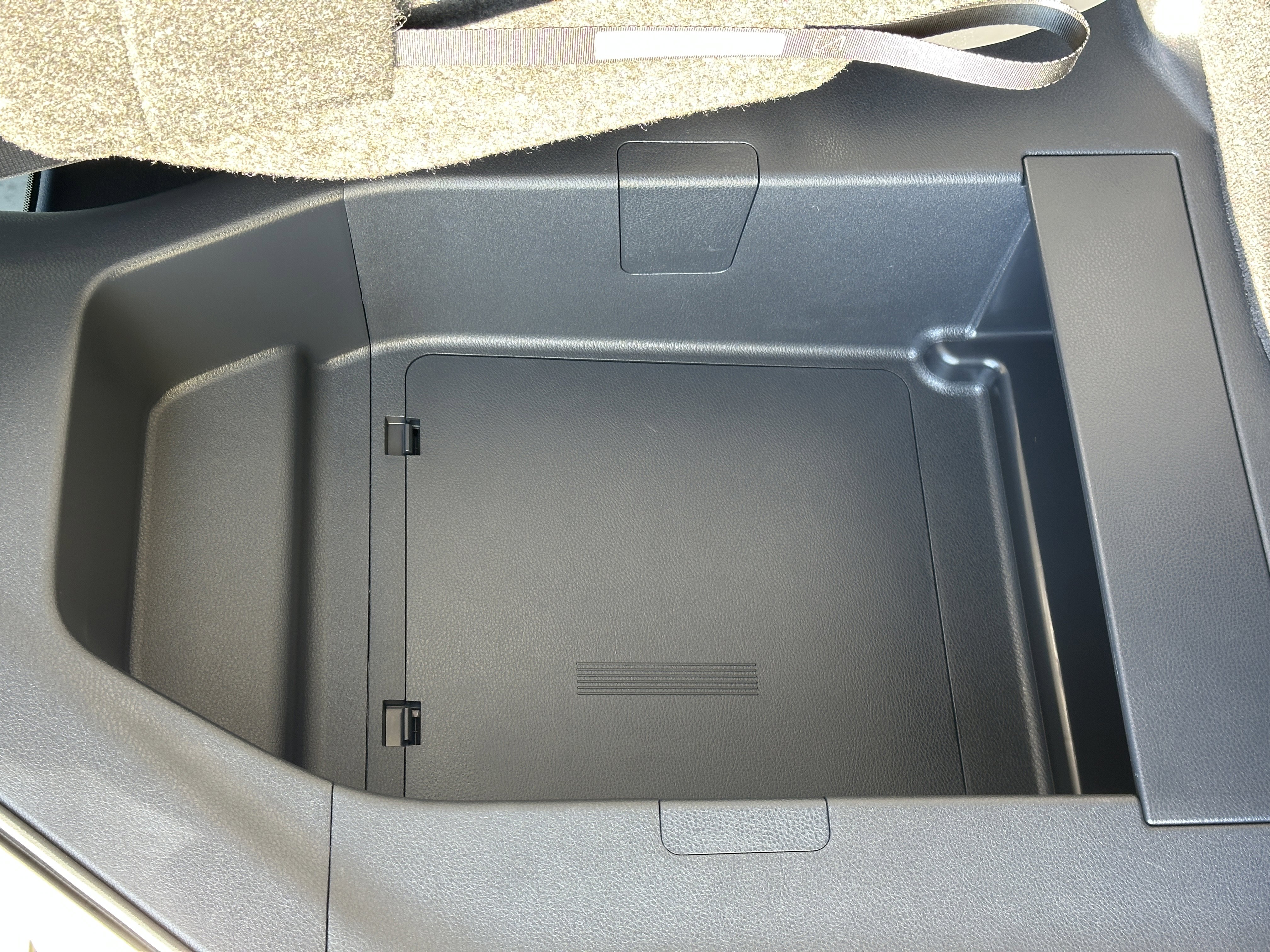 Used 2025 Toyota Sienna Limited image 27