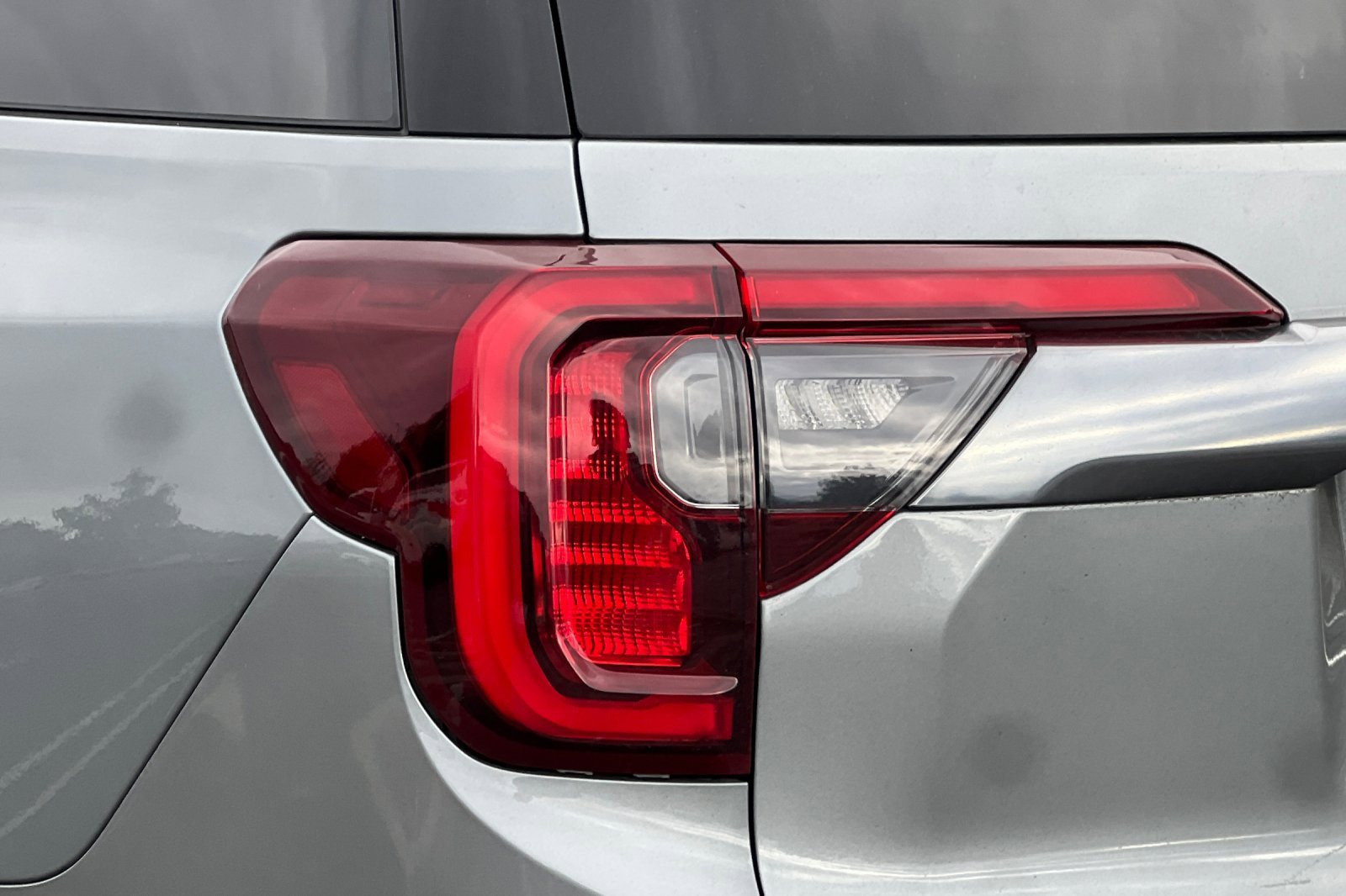 Used 2023 GMC Acadia AT4 w/ Technology Package image 50