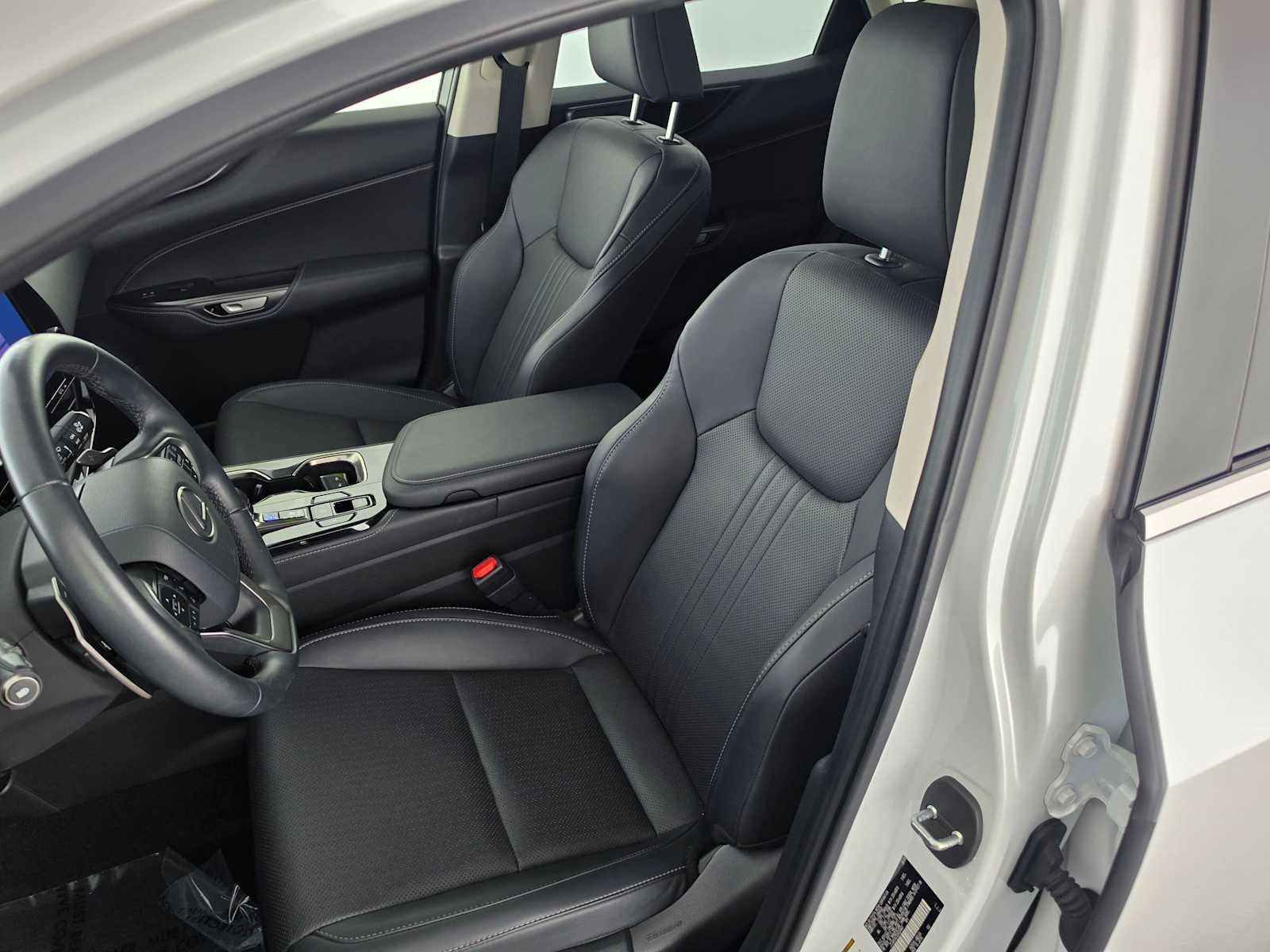 Certified 2025 Lexus NX 250 FWD image 21