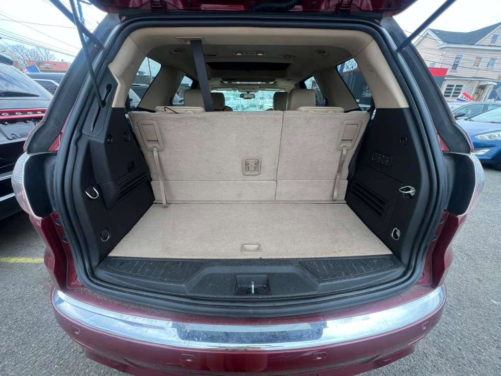 Used 2011 GMC Acadia Denali image 10