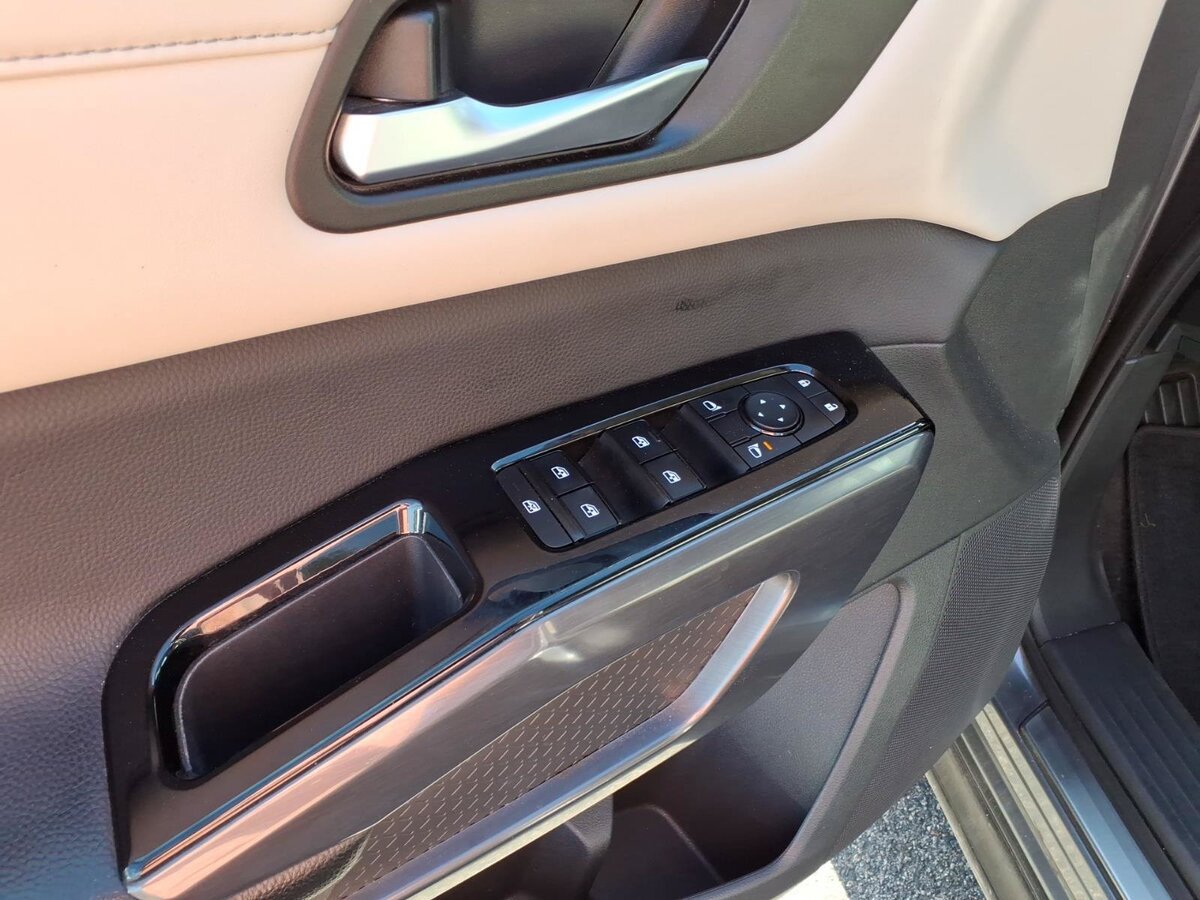 Used 2023 Nissan Pathfinder SL w/ Lighting Package (N92) AWD/4WD image 24