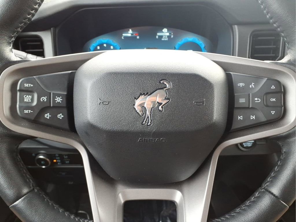 Used 2025 Ford Bronco Badlands AWD/4WD image 16