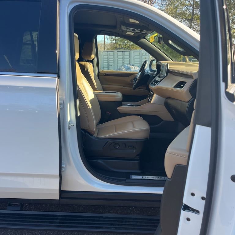 Used 2023 Chevrolet Tahoe Premier image 14