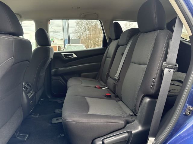 Used 2019 Nissan Pathfinder SV image 11