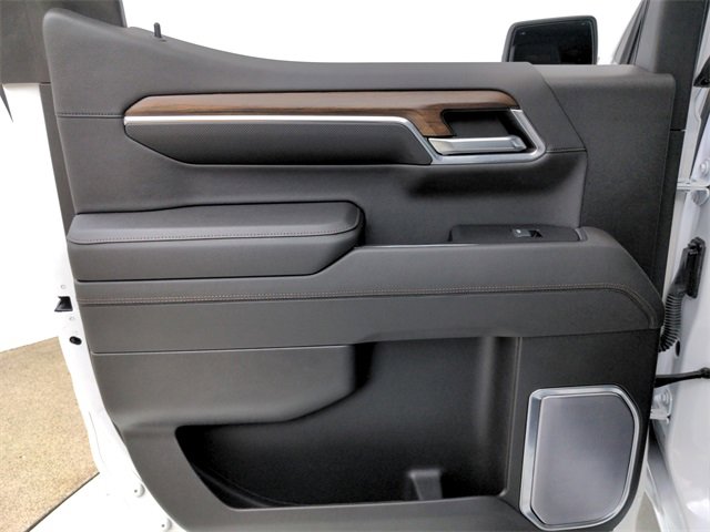 Used 2022 Chevrolet Silverado 1500 High Country w/ Technology Package image 38