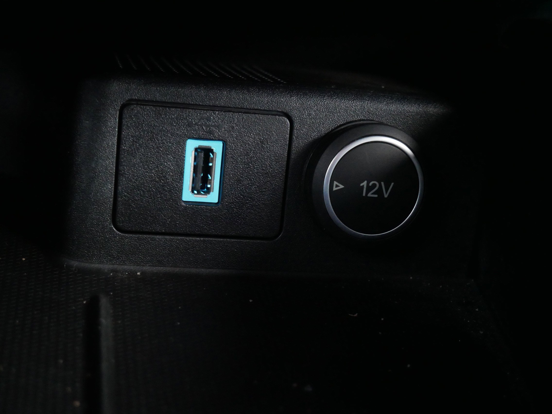 Used 2020 Ford Escape SE image 34