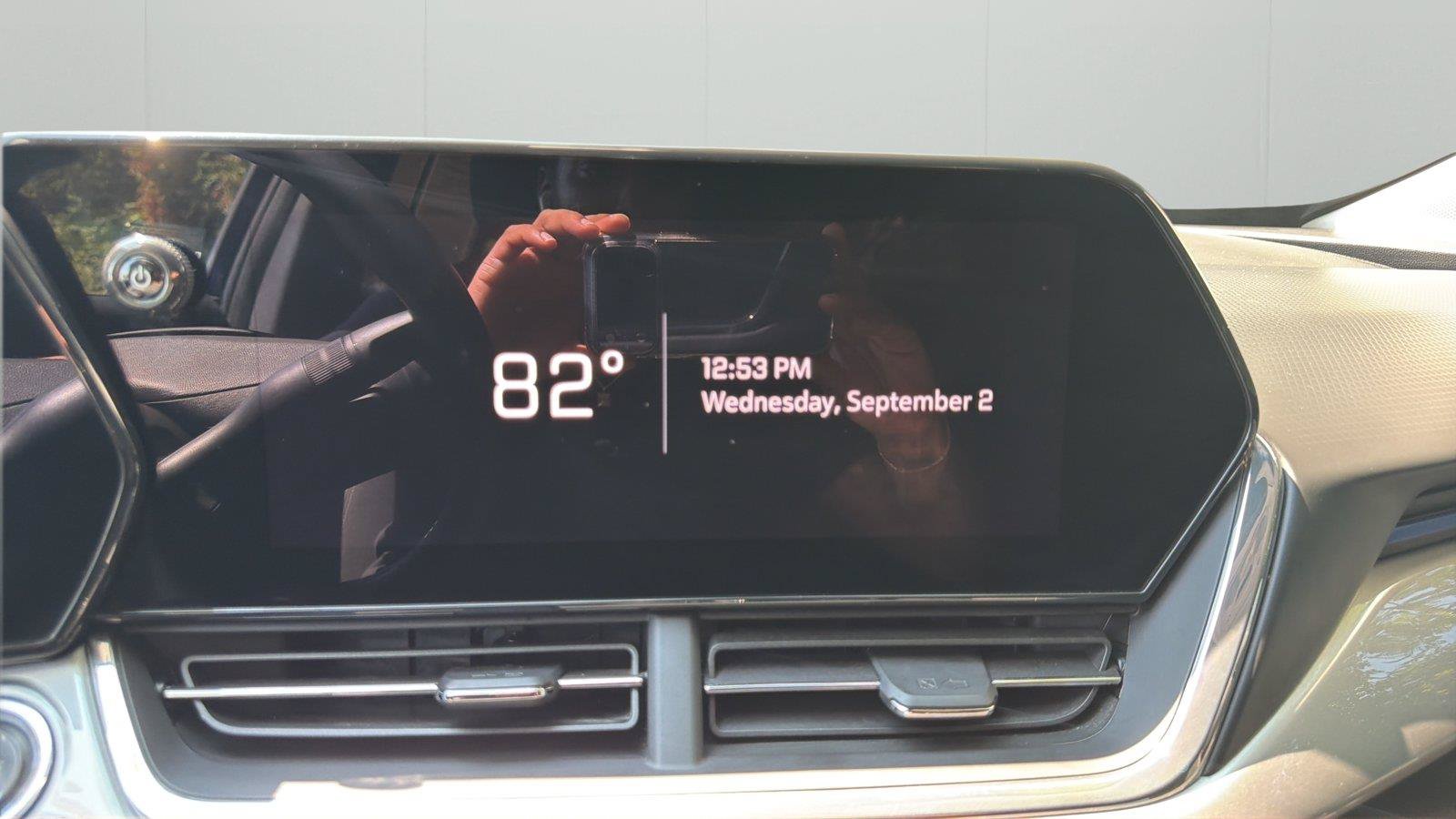Used 2024 Chevrolet Trax LT w/ Driver Confidence Package FWD image 17