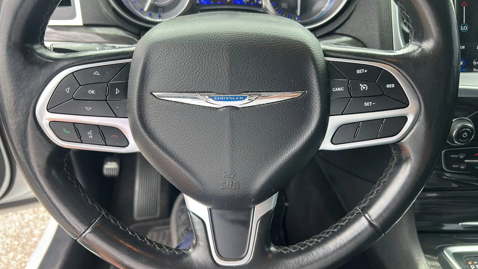 Used 2019 Chrysler 300 Touring w/ Sport Appearance Package RWD image 19