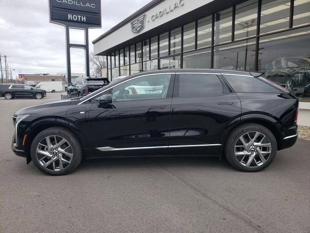 New 2026 Cadillac Optiq Luxury 1 image 6
