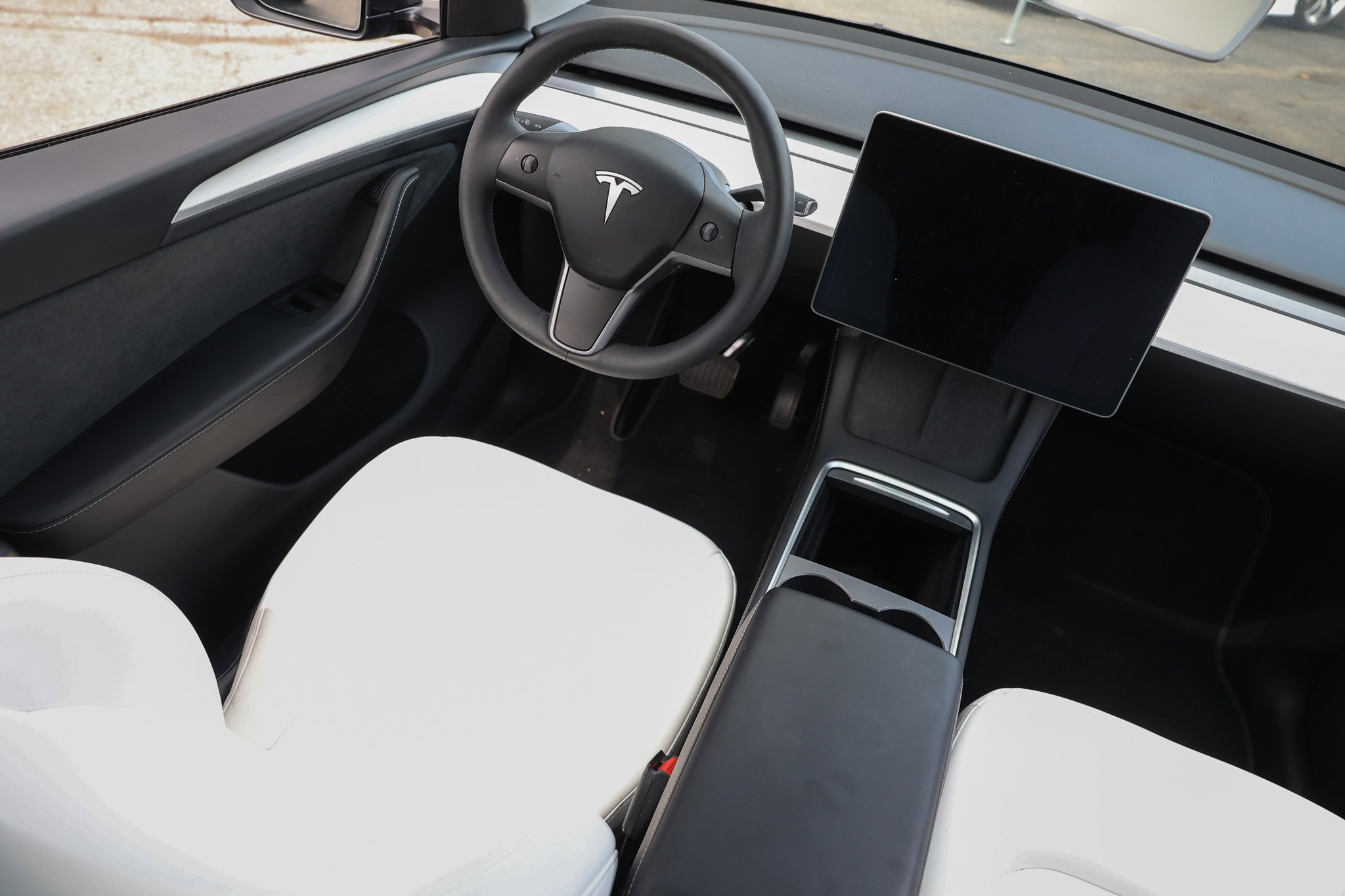 Used 2024 Tesla Model Y Long Range AWD/4WD image 24