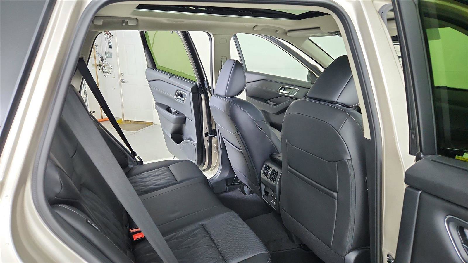 New 2026 Nissan Rogue Platinum w/ Platinum Premium Package image 26