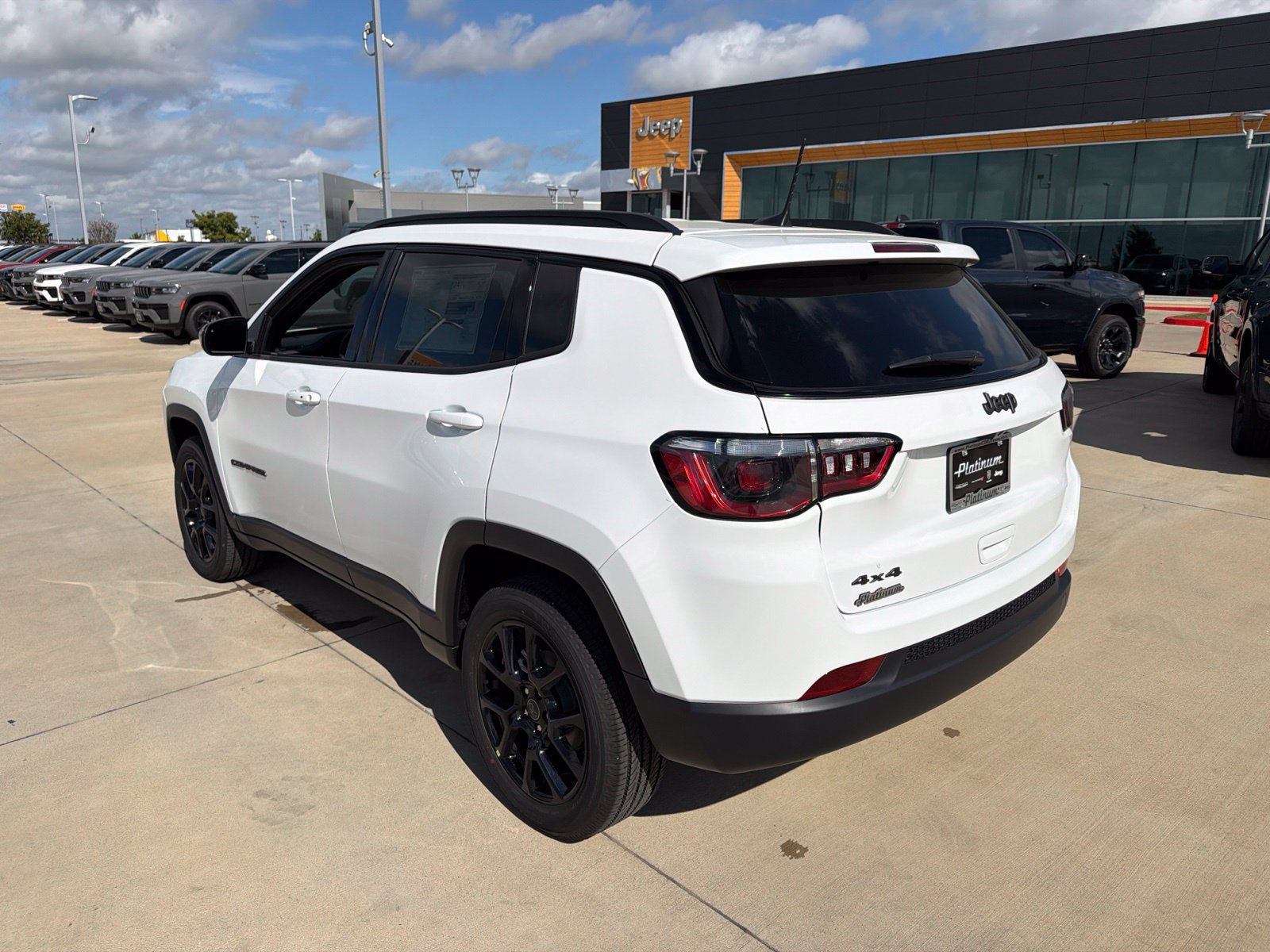New 2027 Jeep Compass Latitude AWD/4WD image 3