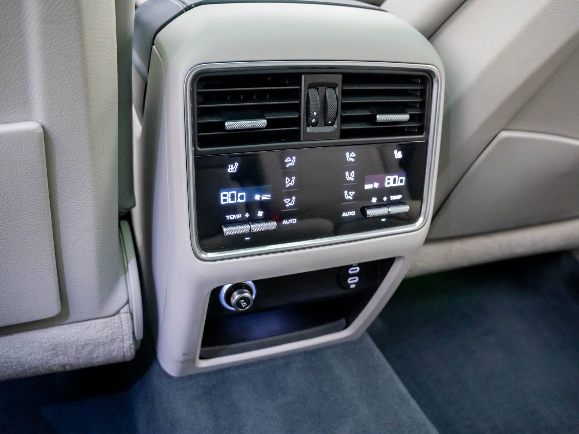 Used 2021 Porsche Cayenne GTS image 22