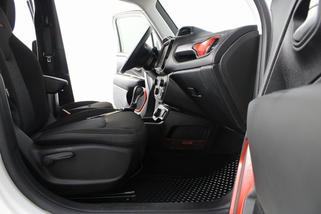 Used 2023 Jeep Renegade Trailhawk image 19