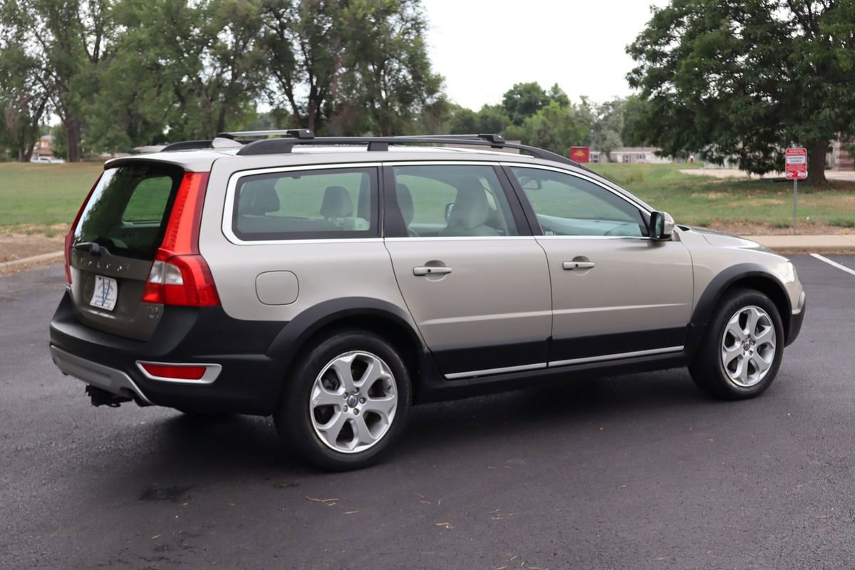 Used 2011 Volvo XC70 T6 image 4