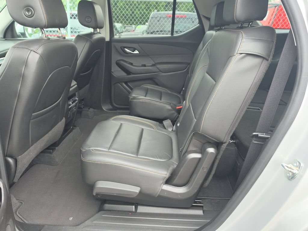 Used 2020 Chevrolet Traverse LT w/ LT Premium Package AWD/4WD image 6