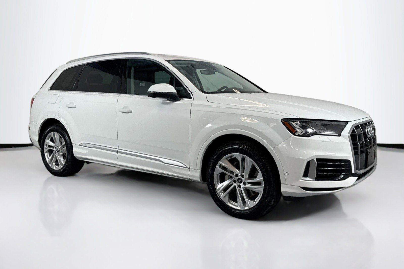 Used 2024 Audi Q7 3.0T Premium Plus image 3